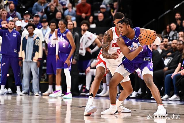 爵士近况堪忧，球队整体表现下滑，面临前景不明的简单介绍