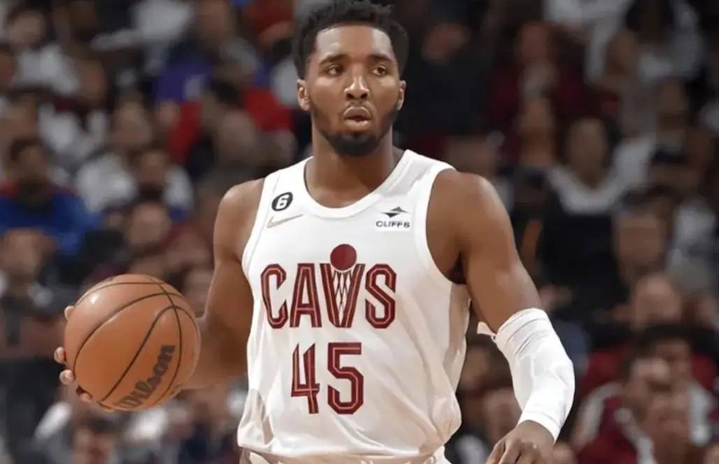 米切尔砍下生涯新高得分，爵士取得胜利