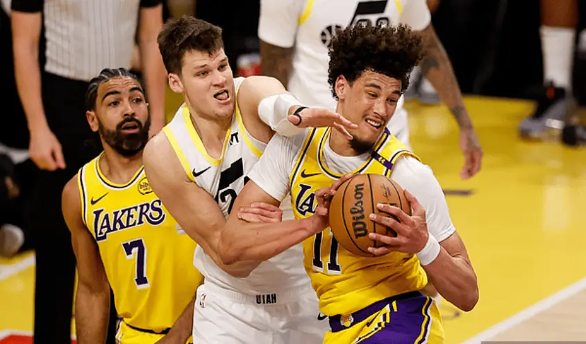 开云APP-关于湖人后卫成为全明星首发，球队士气高涨的信息