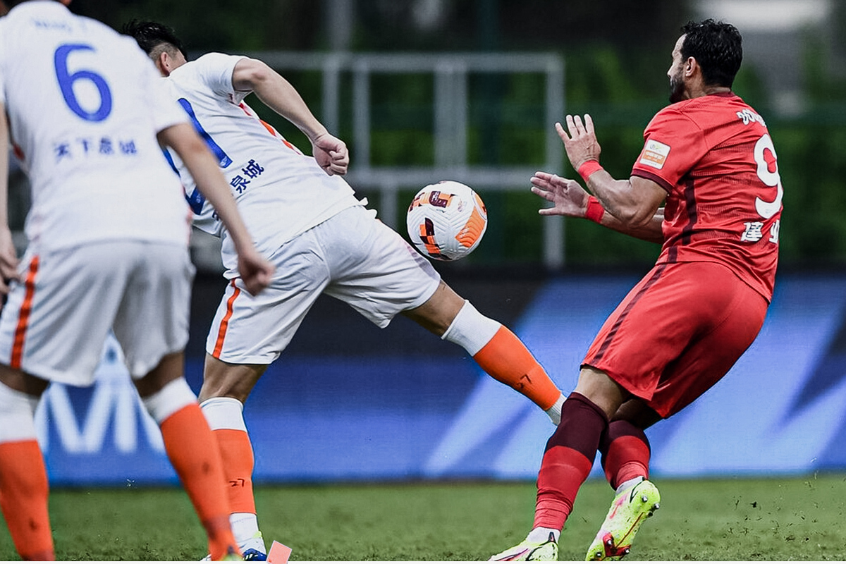 开云体育登录-上海队防守出现漏洞，需加强训练