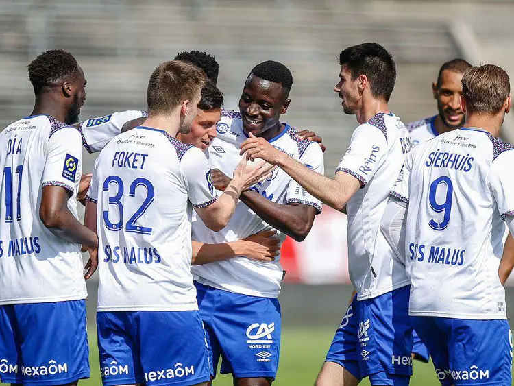 南特足球队独具实力，比赛中展现出色