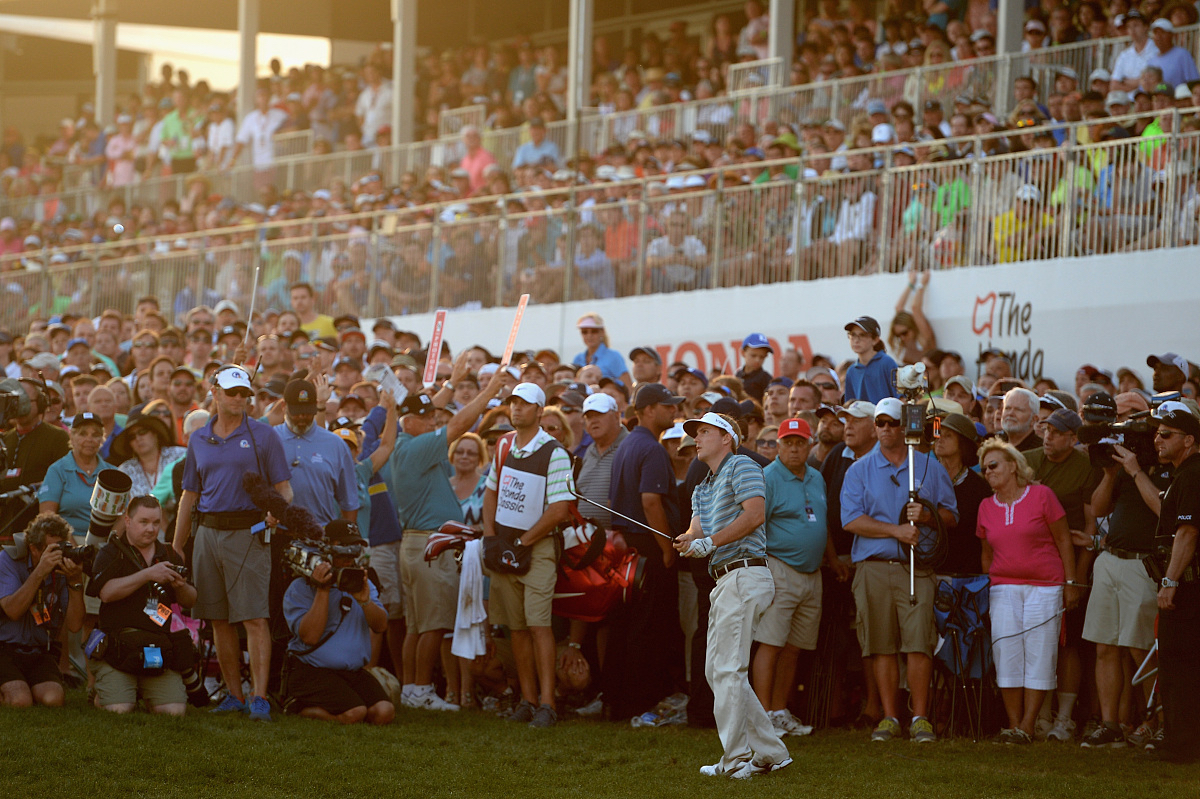 开云体育登录-关于东西方球队硬碰硬，赛场氛围愈加紧张的信息