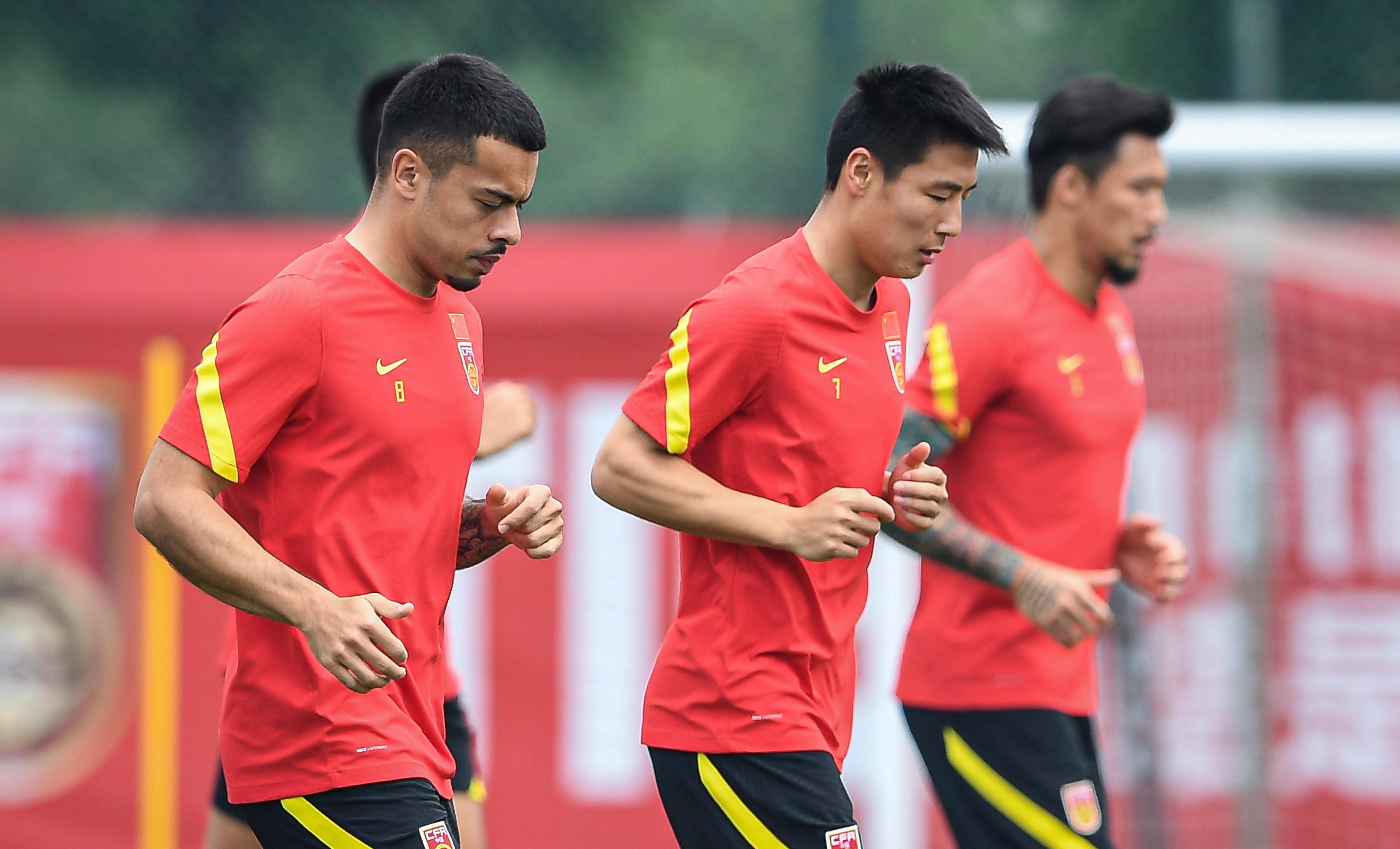 一支中超球队在比赛中展现出决胜信念