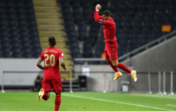 瑞典队横扫葡萄牙队，晋级半决赛