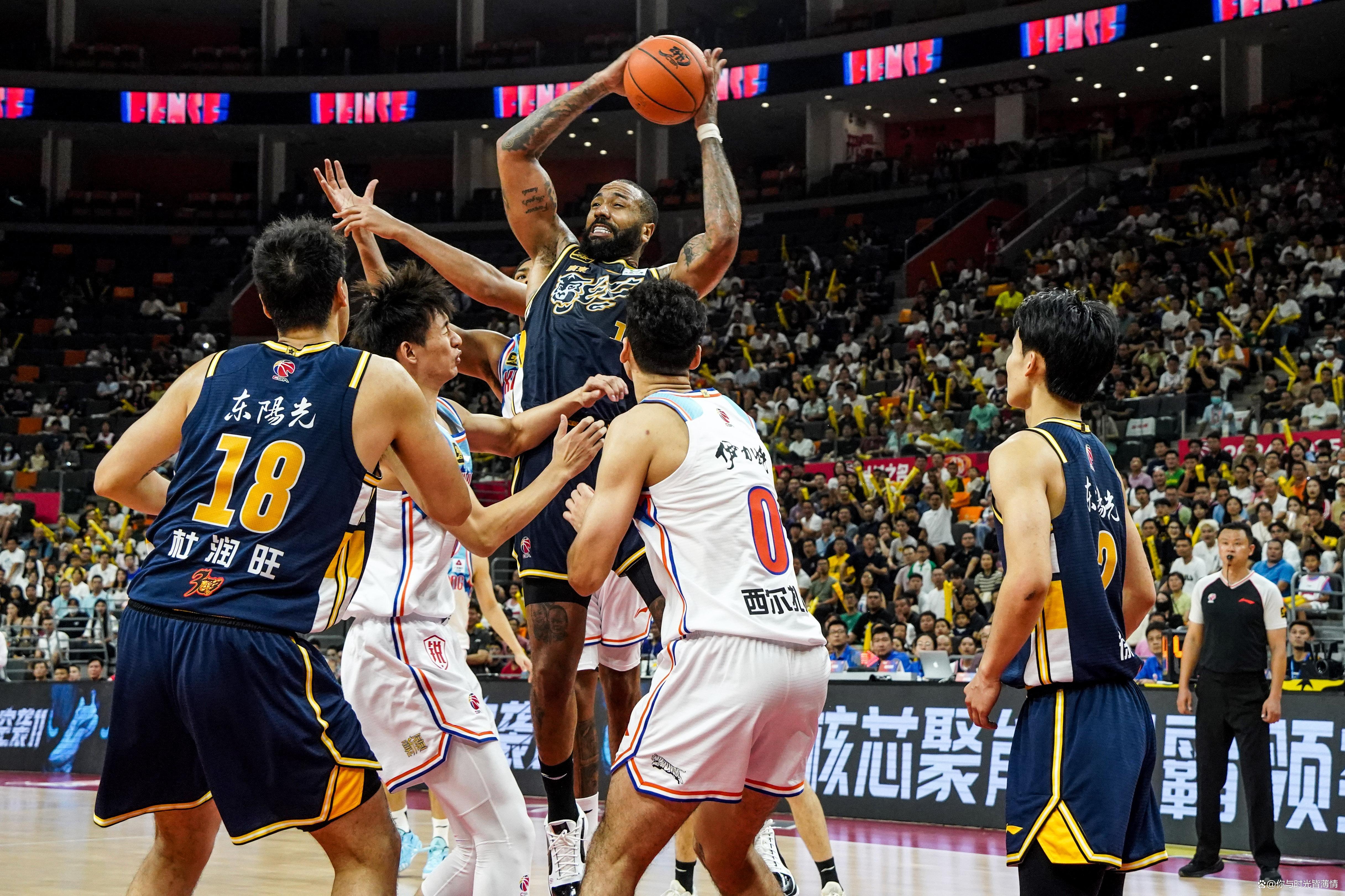 关于陕西男篮整体状态下滑，主场遭受溃败的信息