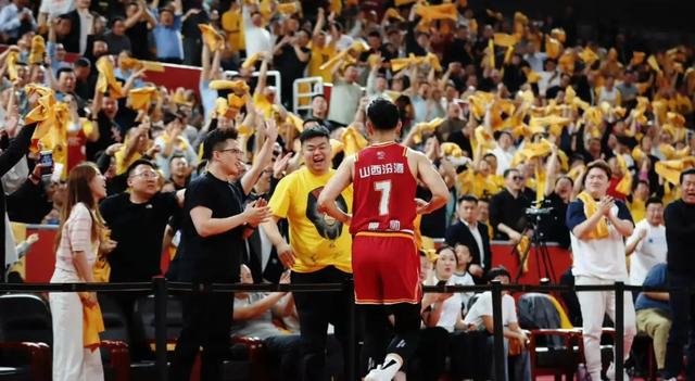 开云平台-山东队晋级季后赛，迎来好消息