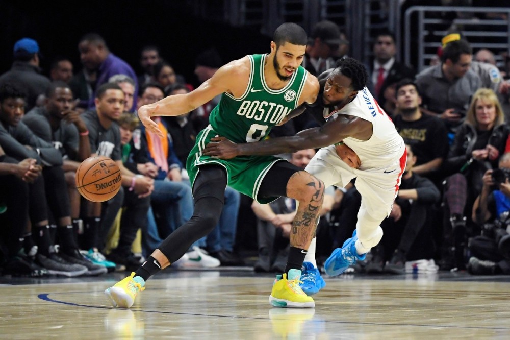 开云下载-拼搏在丛林，豪强对阵不见弱者