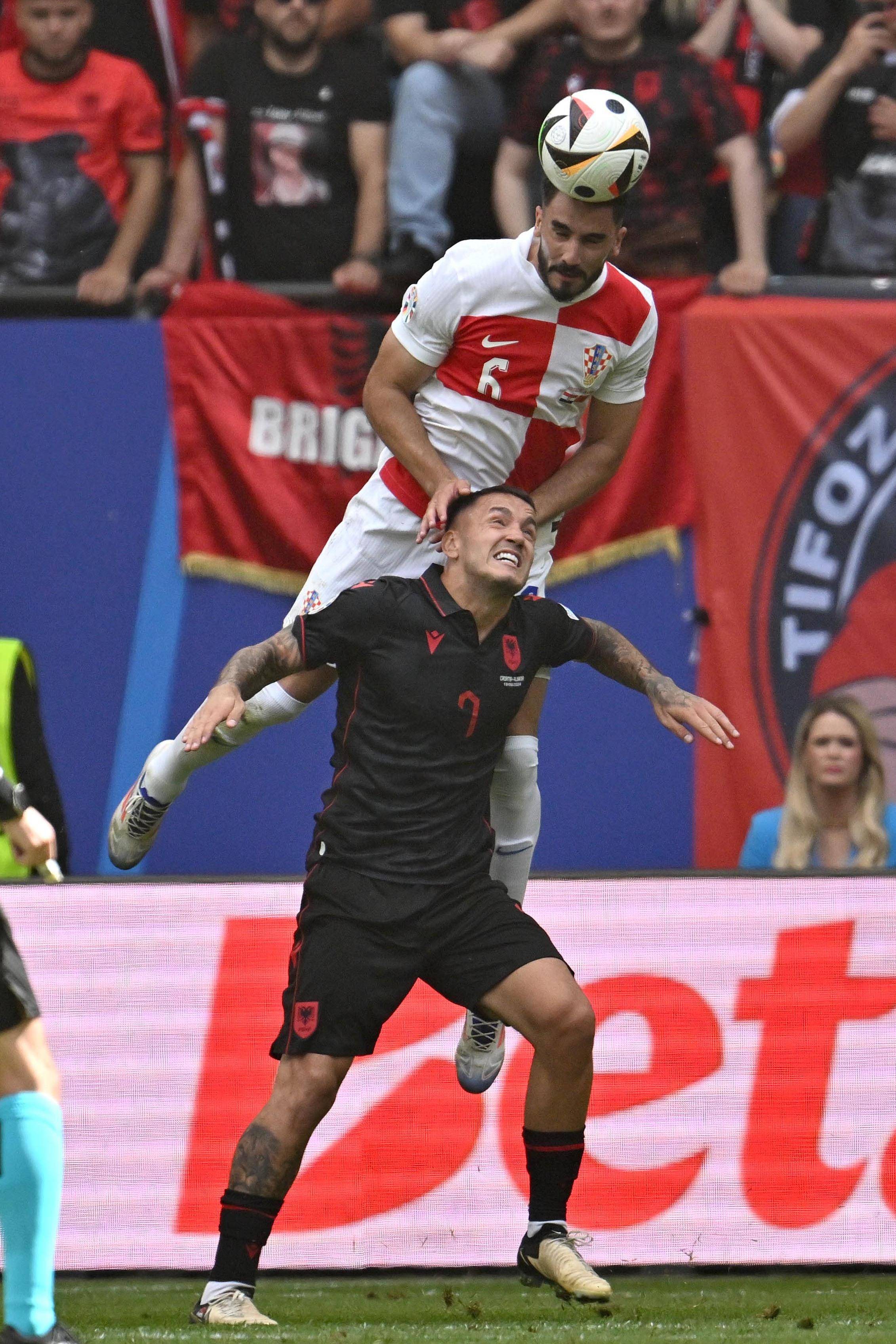 开云下载-克罗地亚小组赛表现不俗，欧预赛出线在望