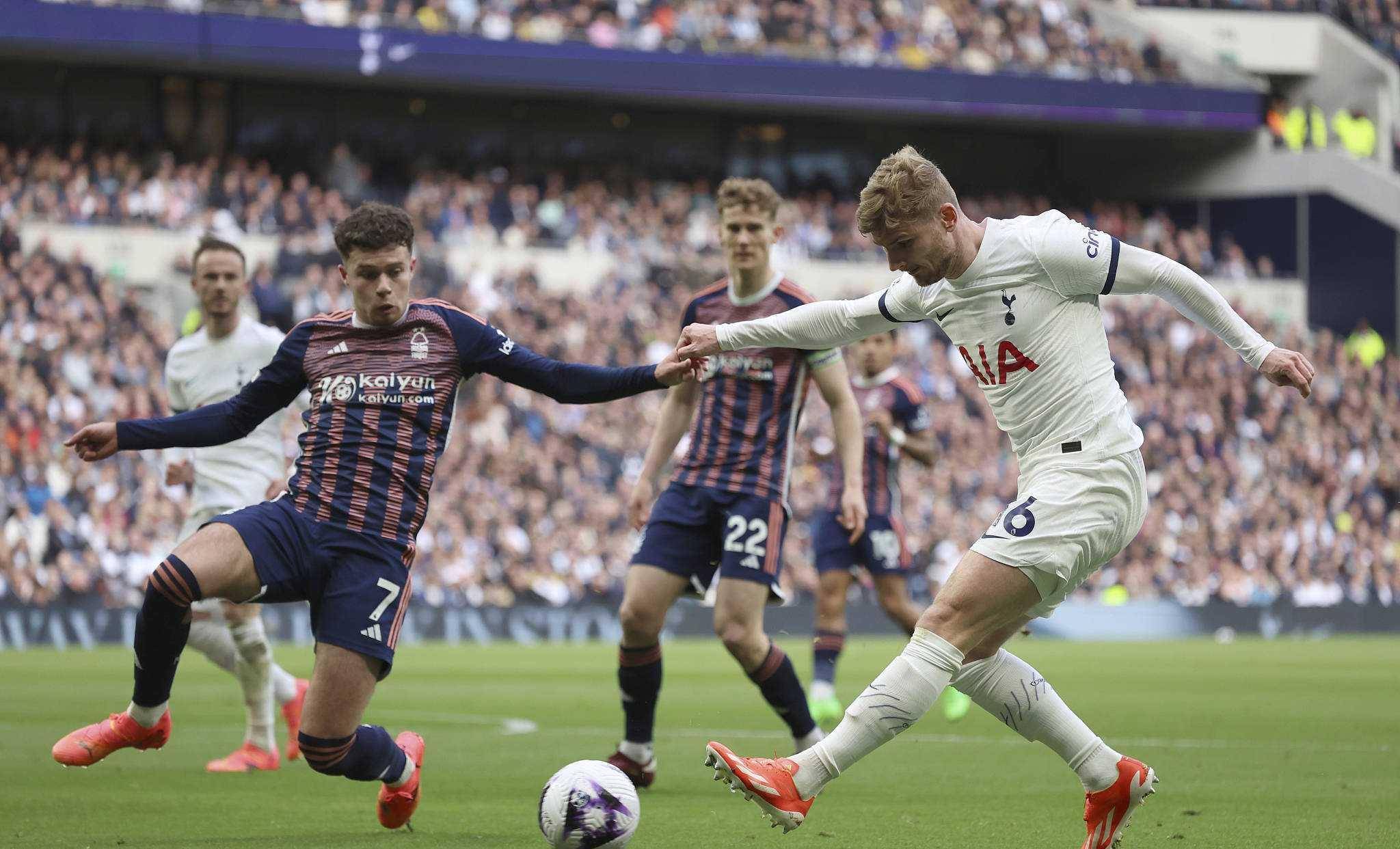 俄超联赛豪门平局激战，小组第一榜首争夺异常激烈