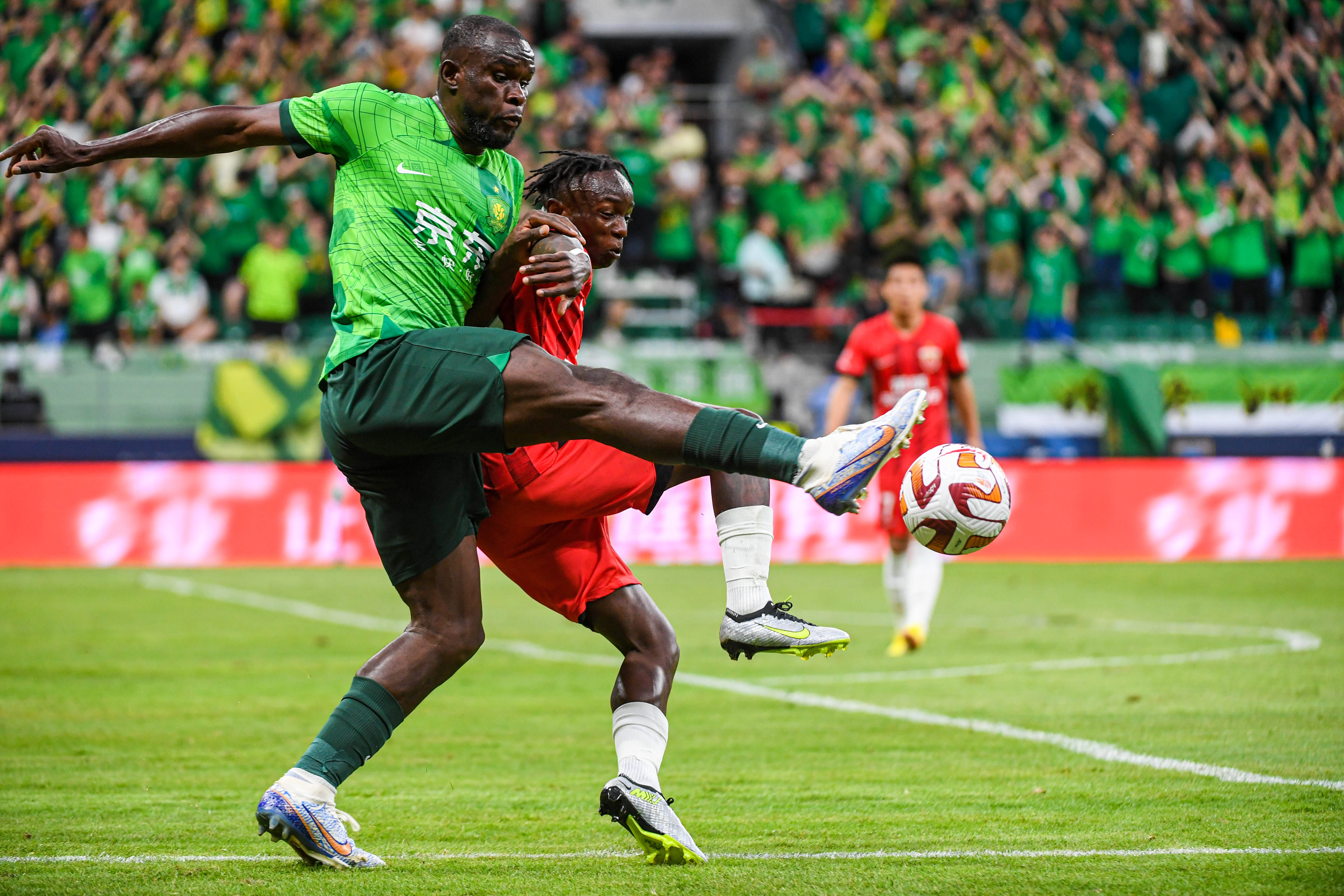 伯恩利主场不敌强敌，遭遇联赛首败的简单介绍