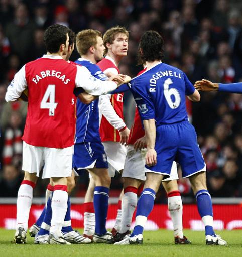 伯明翰战平博尔顿，难分胜负