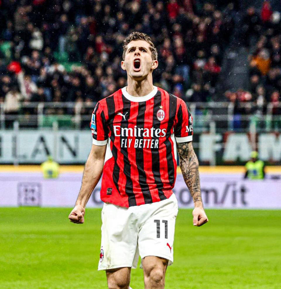 包含AC米兰艰难获胜，保持领先优势的词条