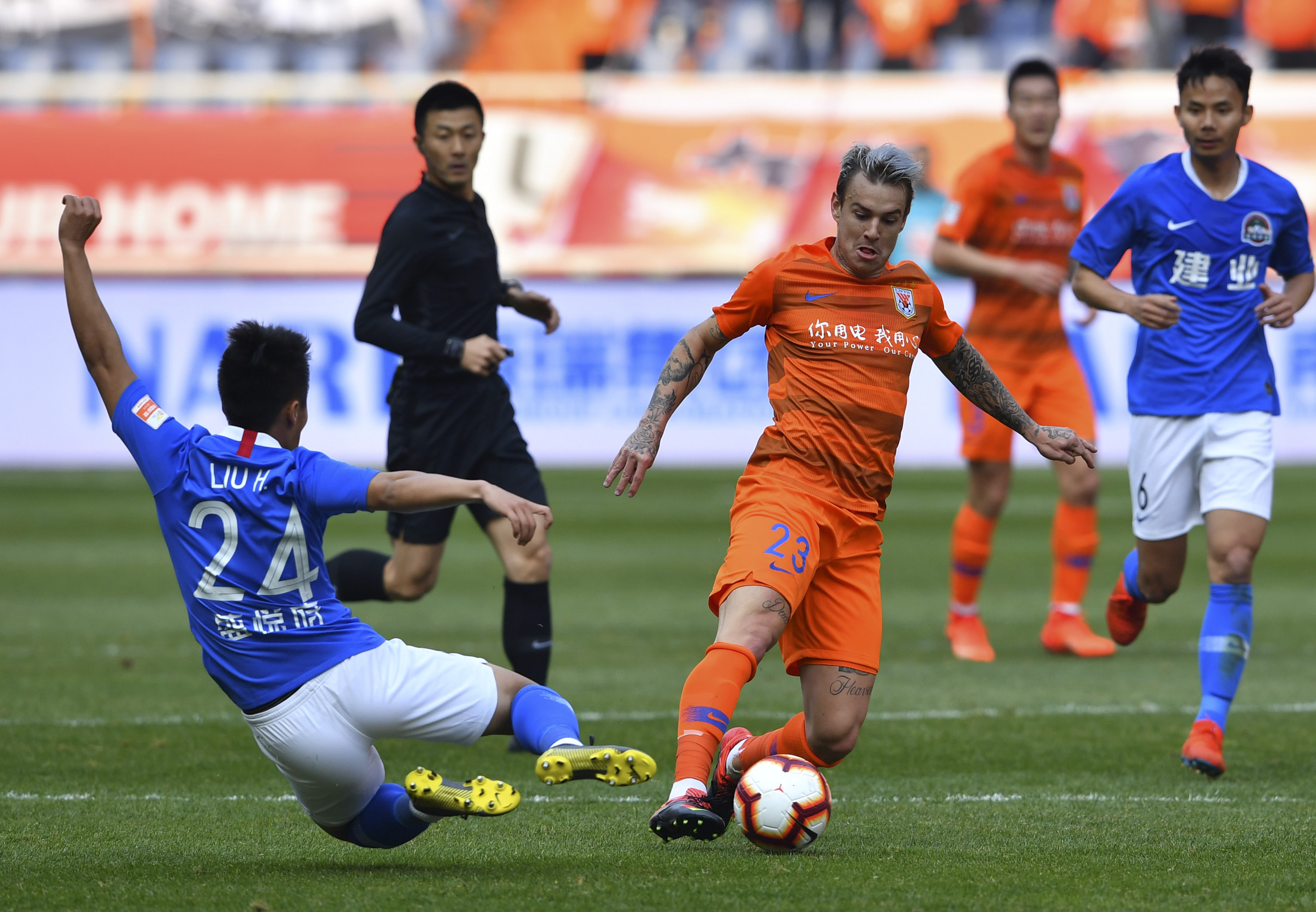 开云体育下载-包含河南建业迎战重庆力帆，全力争夺胜利的词条