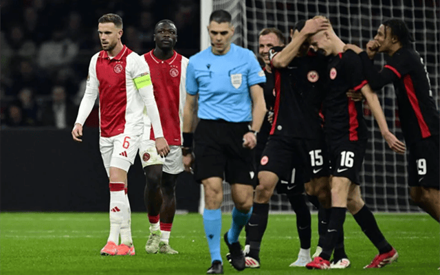 开云体育app-阿贾克斯在欧冠比赛中取得惊人突破