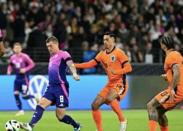 球队整体实力暴露无遗，全面击败实力偏弱对手的简单介绍