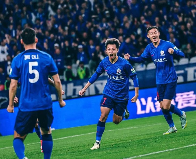 开云体育中国-太阳队新秀崭露头角，成为球队希望之星