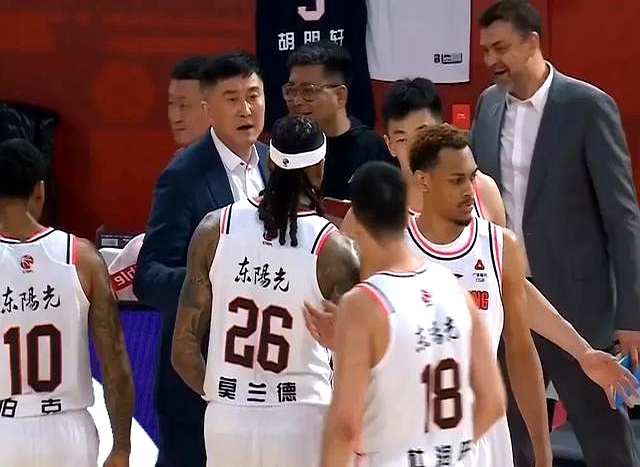 公牛队奋力作战，惜败对手遗憾输球