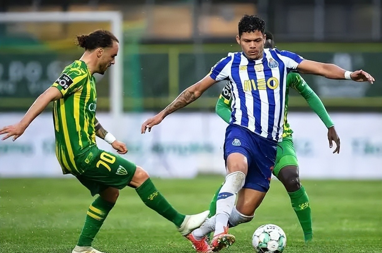 摩纳哥门将因伤缺席关键比赛