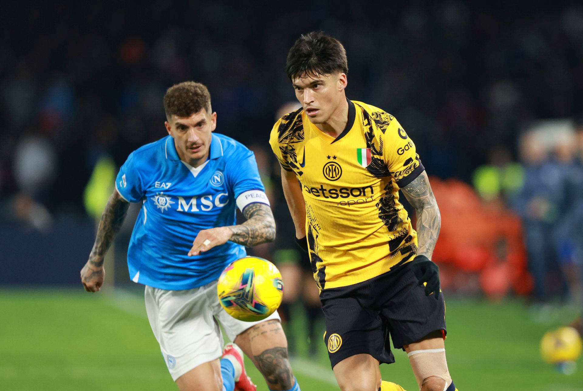 开云体育在线-那不勒斯队连胜追赶，冲击意甲前三