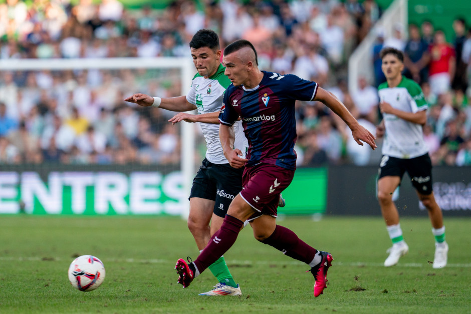 开云体育下载-西班牙人客场战平埃瓦尔，士气得到提升