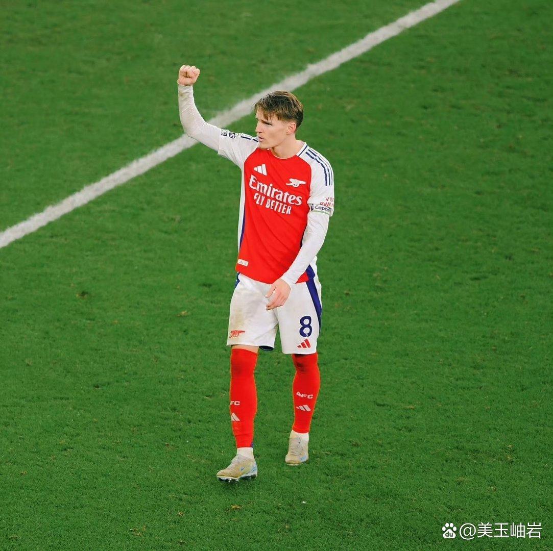 开云体育下载-法国球员在伦敦展开赛前训练