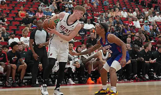 热火队新秀亮眼表现，助球队胜出