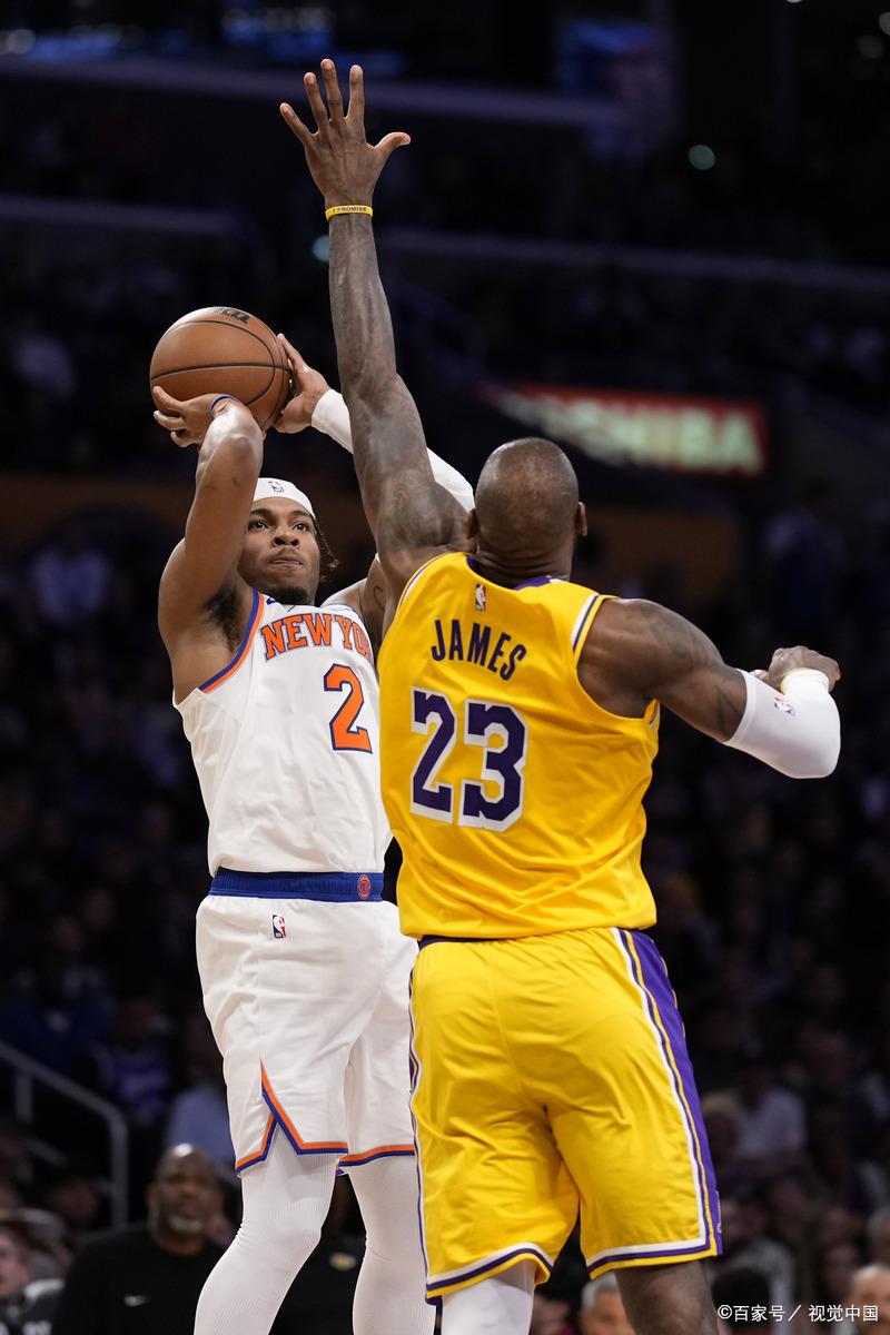 包含湖人队核心球员再次当选最佳球员，实力超群的词条