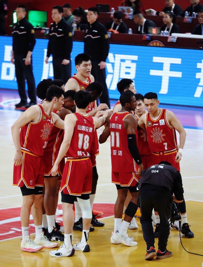 球队外援状态回勇，带领全队冲击四强