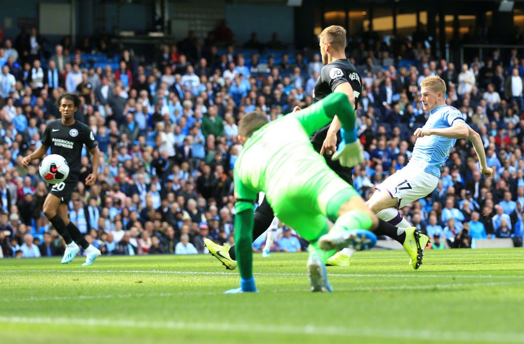 关于埃瓦尔前锋连场破门，助球队保持不败的信息