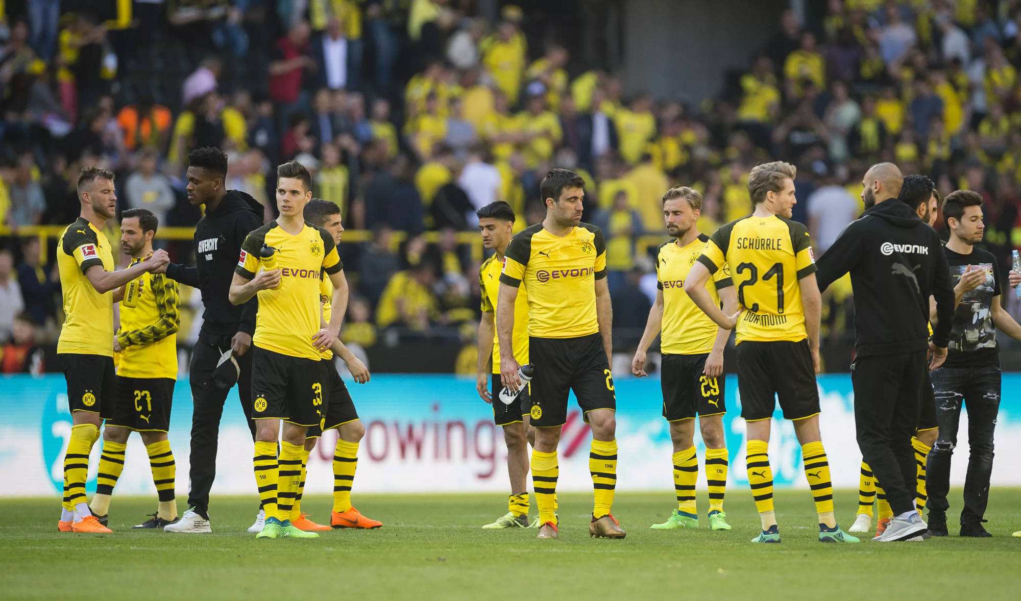 沙尔克客场惨败，球队调整迫在眉睫