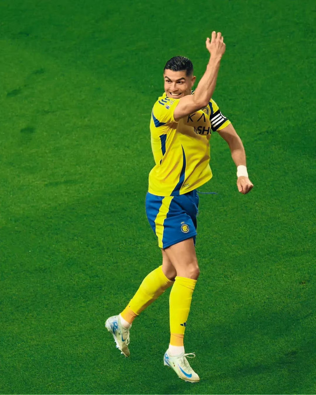 关于葡萄牙球员卡纳瓦罗秀出神技，引领球队胜利的信息