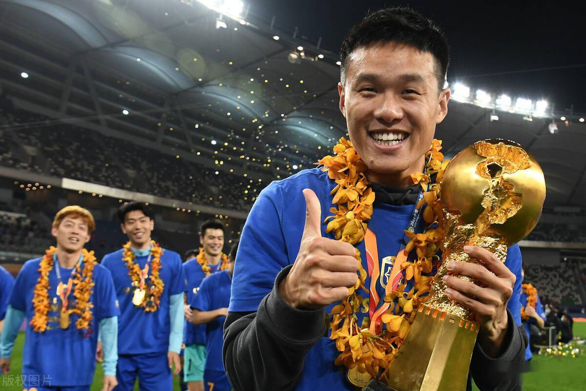 开云体育平台APP-包含江苏苏宁将领先，一球小胜上海上港，惊险胜局令观众赞不绝口的词条