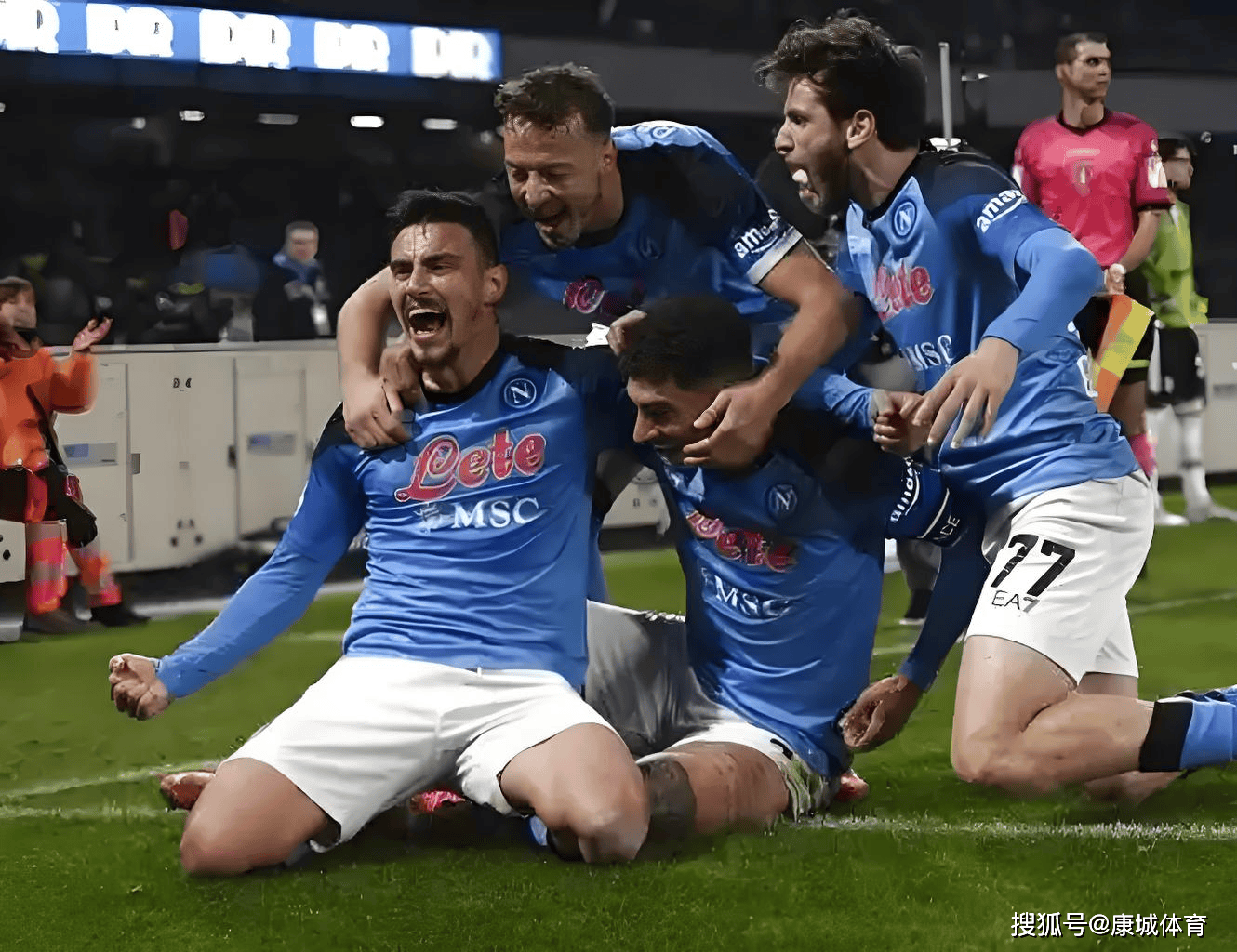 亚特兰大主场不敌那不勒斯，遗憾错失胜利机会