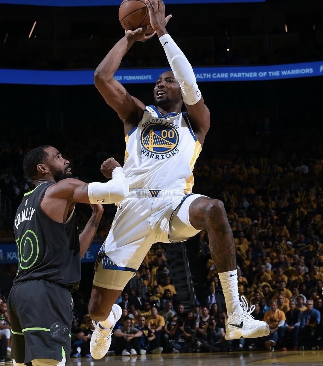 开云体育官网-勇士主场惊险逆转，击败人取得三连胜的简单介绍