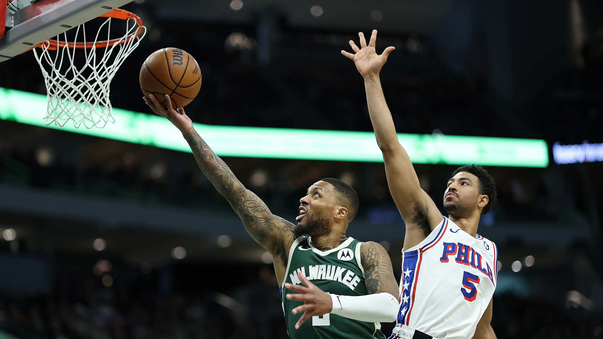 开云下载-包含掘金力克雄鹿，利拉德制霸全场的词条