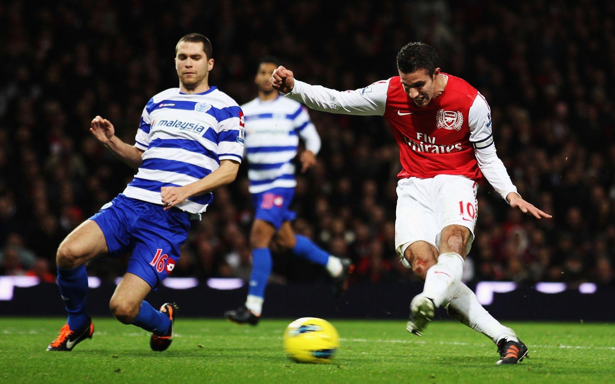 阿森纳鏖战瓦伦西亚，范佩西送出助攻