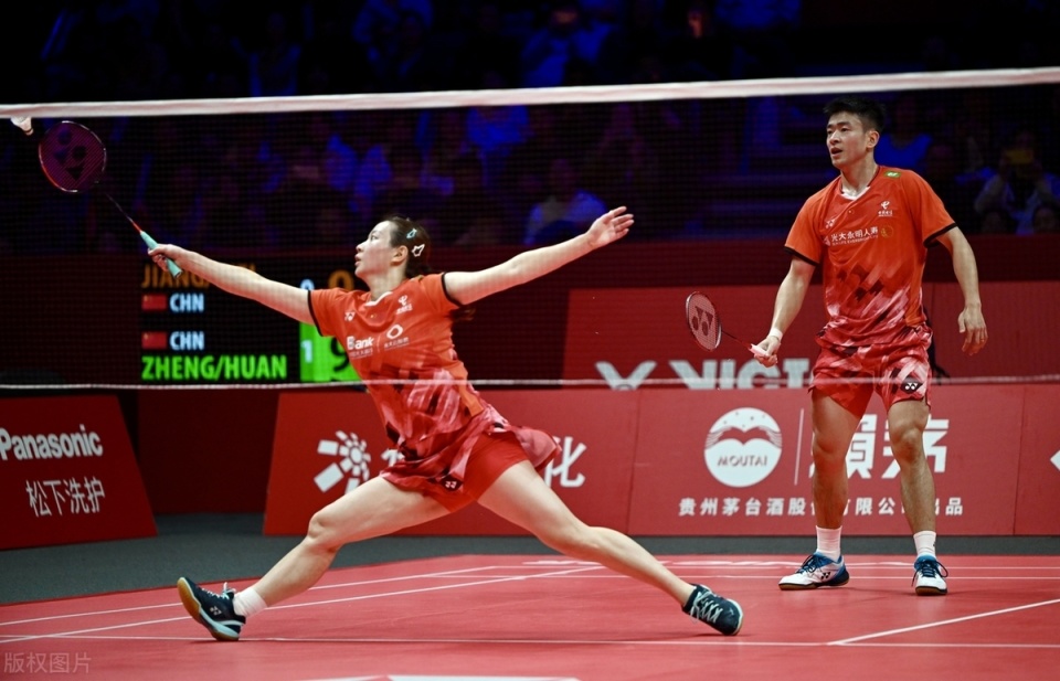 开云体育平台APP-包含丹麦队碾压德国队，郑思维统治全场的词条