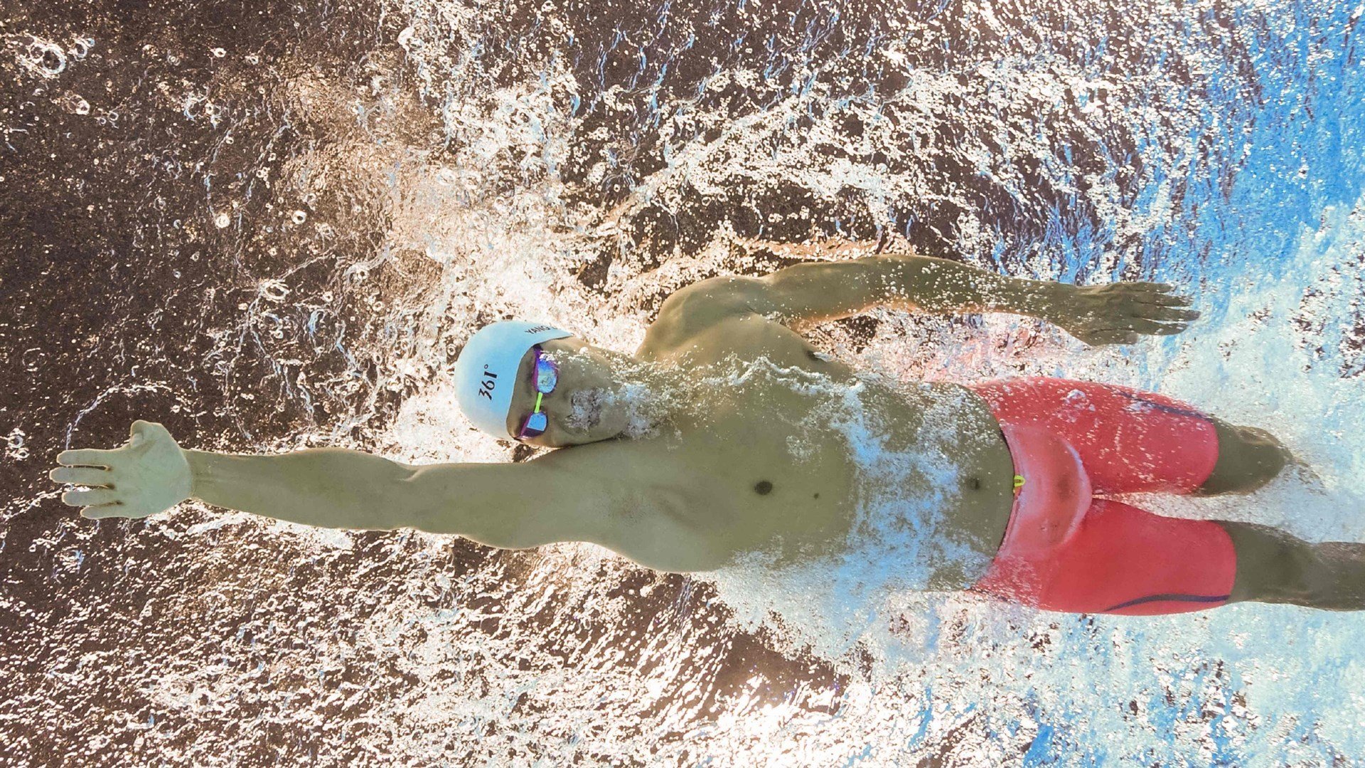 开云体育官方网站-绝境中的灵魂觉醒，布克惊天逆转，猛龙终翻盘青岛