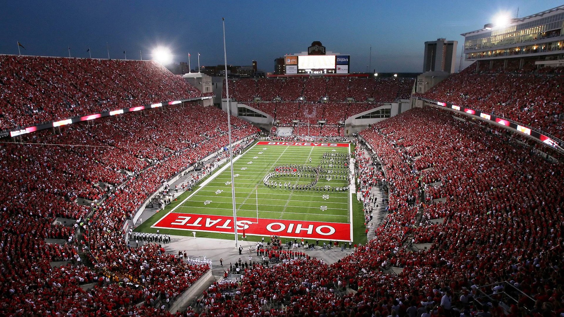 开云体育官方网站-科技与激情双赢，梅赛德斯全面制霸，勒克莱尔点燃赛场